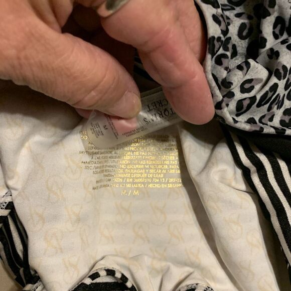 Victoria's Secret bikini bottom/top BUNDLE.  Mostly Medium but see ALL pics - Picture 9 of 12